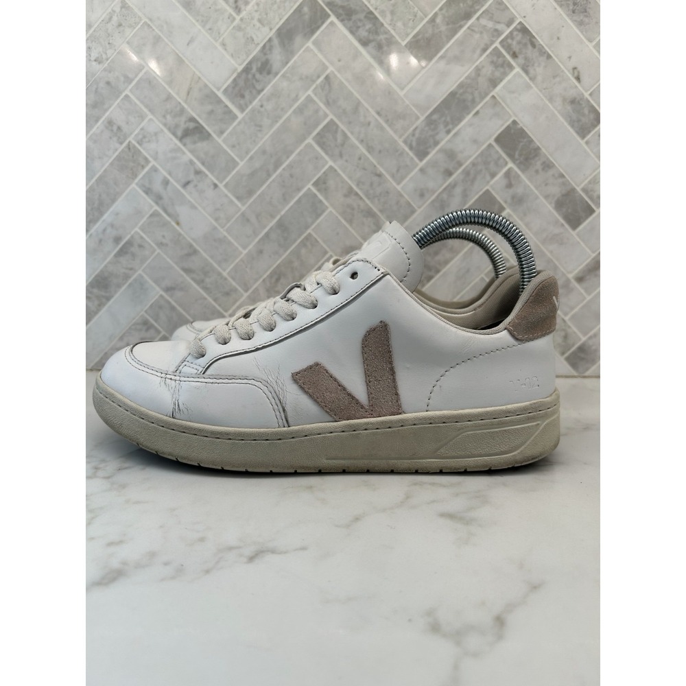 Veja V-12 Sneakers Womens Size 8 White Leather‎ Classic Beige Lace Up Low Top